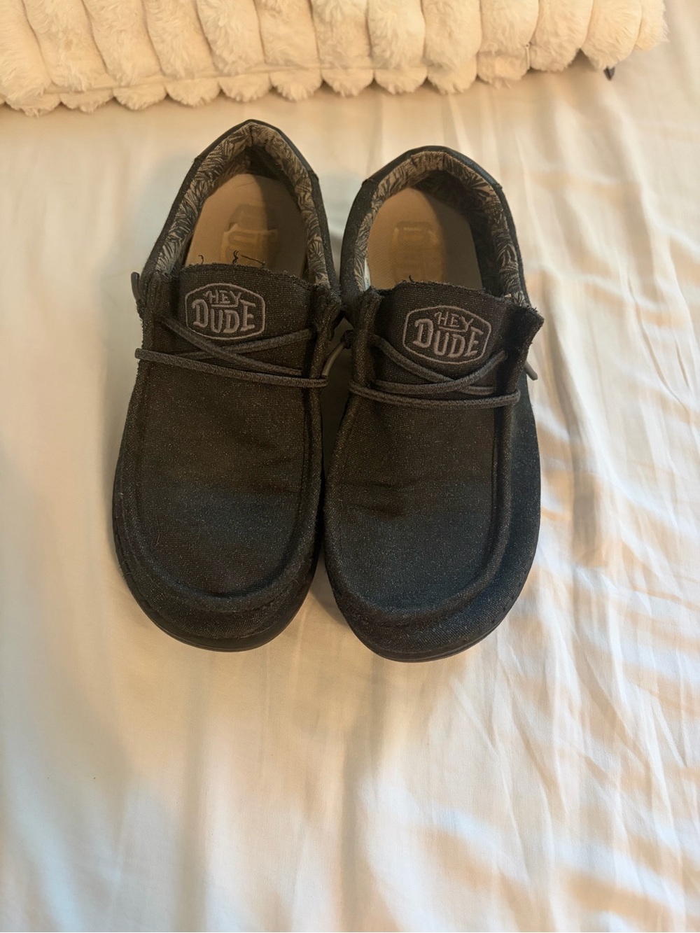 HEYDUDE Wally Youth Basic Black Slip On Shoes Kids Size 6 Y6 40041-001